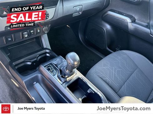 Used 2018 Toyota Tacoma TRD Off-Road image 19