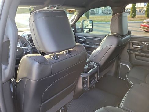 Used 2024 RAM 2500 Laramie w/ Night Edition image 11
