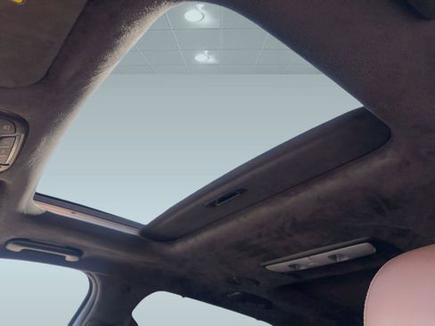 Used 2022 Kia Telluride SX w/ SX Prestige Package image 16