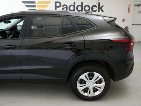 Used 2024 Chevrolet Trax LS FWD image 6