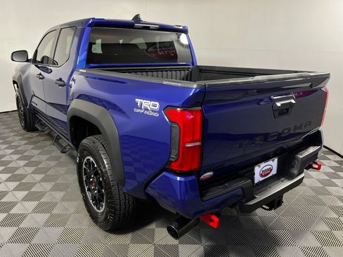 Used 2025 Toyota Tacoma TRD Off-Road AWD/4WD image 7