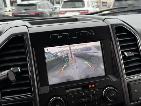 Used 2019 Ford F250 XLT w/ FX4 Off-Road Package image 4