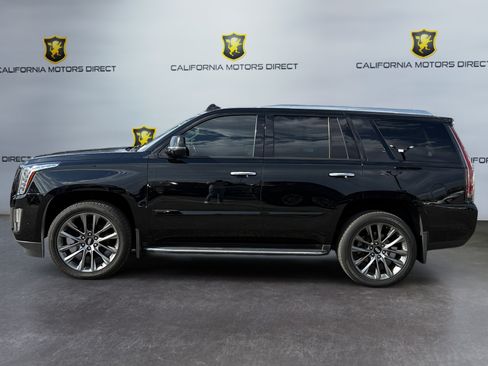 Used 2019 Cadillac Escalade Luxury w/ Escalade Sport Edition AWD/4WD image 2