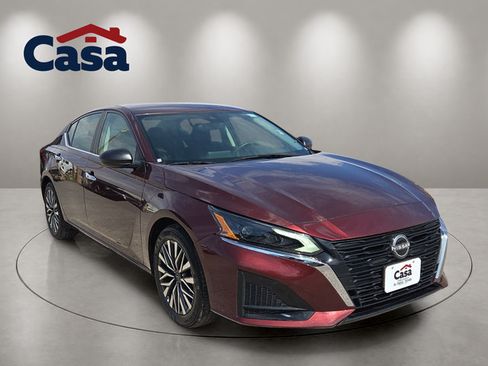 Used 2025 Nissan Altima 2.5 SV FWD image 4