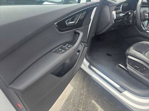 Used 2023 Audi Q7 2.0T Premium w/ Towing Package AWD/4WD image 24