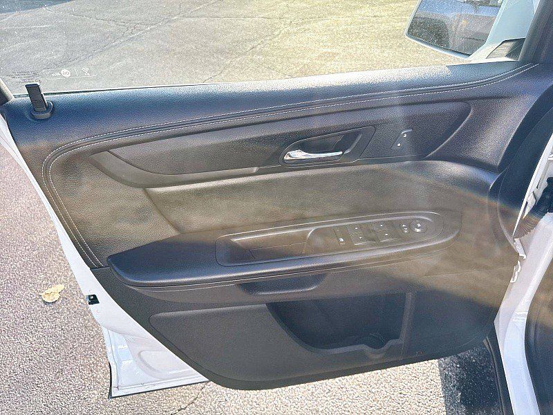 Used 2017 Chevrolet Traverse LT FWD image 18
