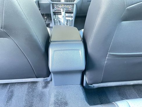 Used 2025 Volkswagen Jetta SE image 24