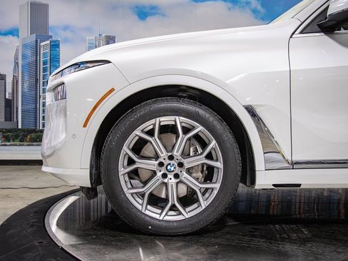 Certified 2025 BMW X7 xDrive40i image 7