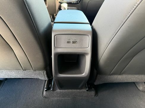 Used 2025 Chevrolet Trax LT w/ LPO, Blackout Package FWD image 28
