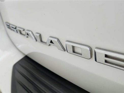 Used 2025 Cadillac Escalade Sport w/ Touring Package image 17