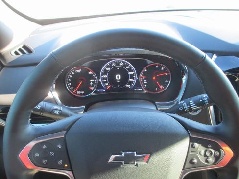 Certified 2023 Chevrolet Traverse Premier w/ Redline Edition image 32