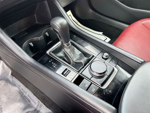 Used 2022 MAZDA MAZDA3 s image 17