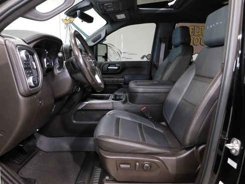 Used 2021 GMC Sierra 3500 Denali w/ Denali Ultimate Package AWD/4WD image 25