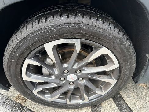 Used 2022 GMC Terrain SLT w/ Infotainment Package II image 11