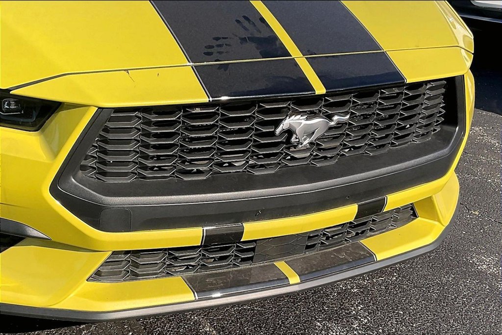 Used 2025 Ford Mustang Premium RWD image 30