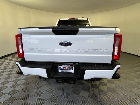 Used 2024 Ford F350 XLT image 4