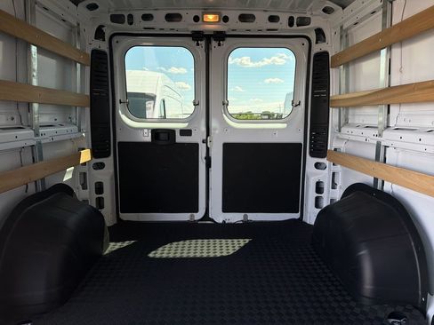 Used 2025 RAM ProMaster 2500 w/ U-Haul Equipment Group FWD image 20