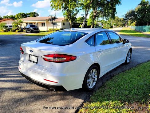 Used 2020 Ford Fusion SE image 11