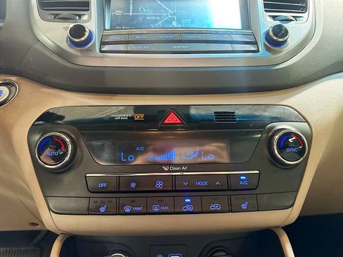 Used 2017 Hyundai Tucson SE Plus AWD/4WD image 15