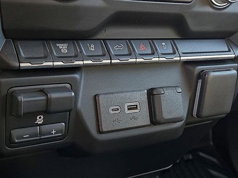 Used 2024 GMC Sierra 2500 Pro w/ Convenience Package image 26