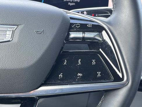 Certified 2024 Cadillac Lyriq Luxury AWD/4WD image 29