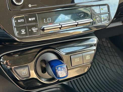 Used 2021 Toyota Prius LE FWD image 33