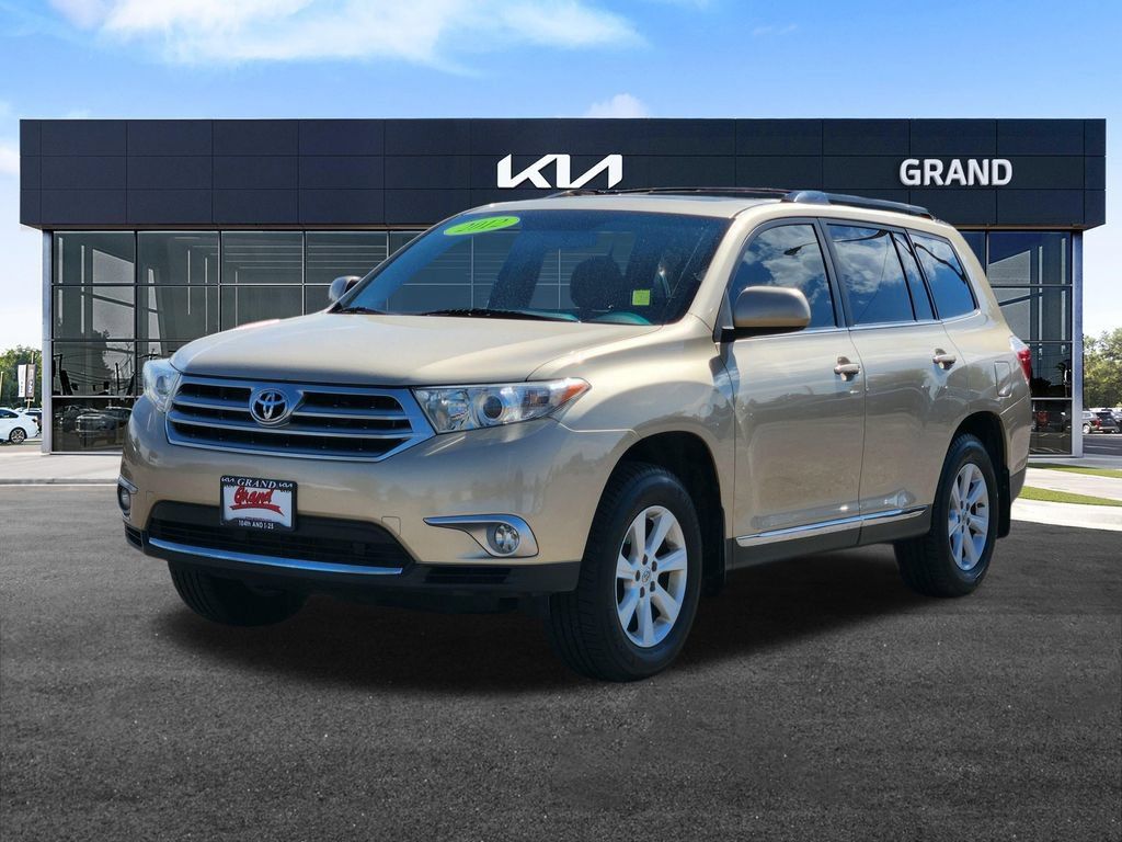 Used 2012 Toyota Highlander SE w/ Tow Pkg AWD/4WD image 4