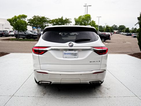 Used 2019 Buick Enclave Premium w/ Experience Buick Package FWD image 10