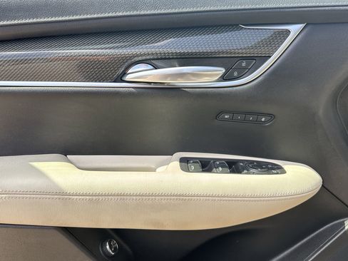 Used 2022 Cadillac XT5 Sportv image 22