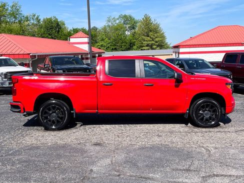 Used 2022 Chevrolet Silverado 1500 Custom image 4