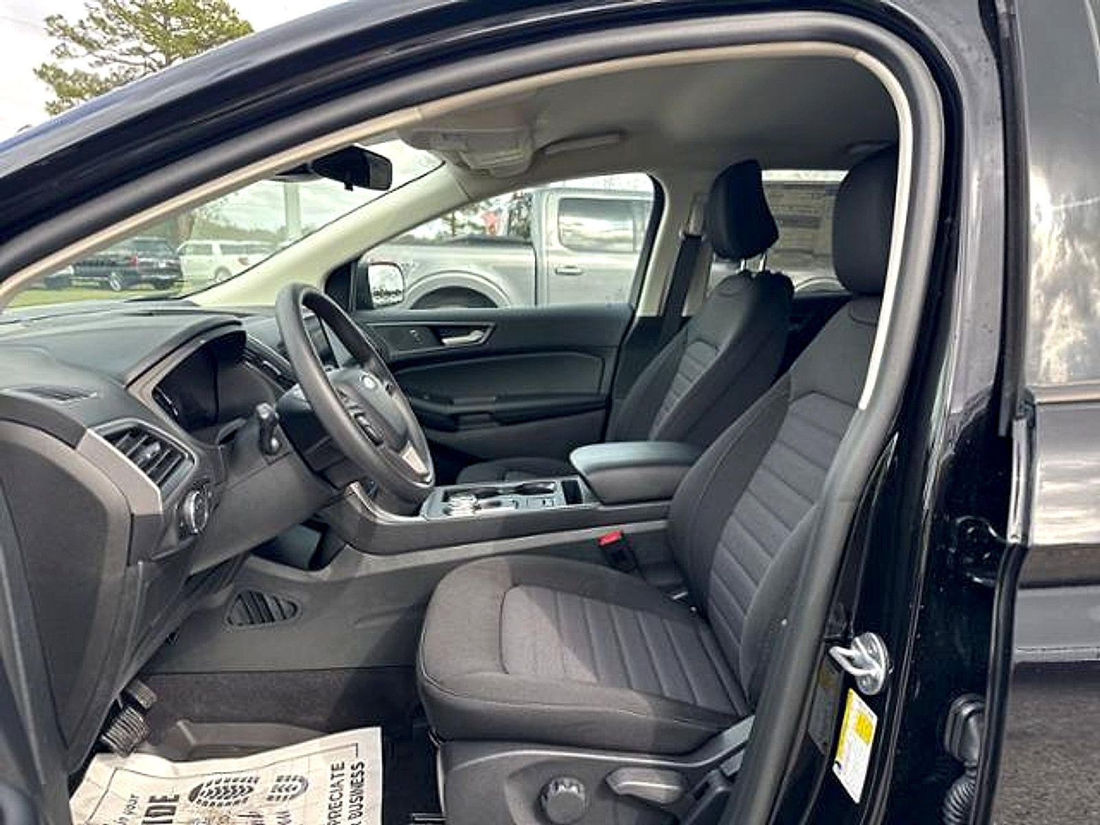 Used 2024 Ford Edge SE AWD/4WD image 8