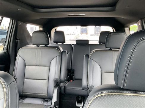 New 2026 Chevrolet Traverse High Country w/ LPO, Floor Liner Package FWD image 19