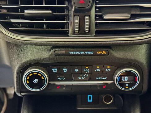 Used 2020 Ford Escape SE FWD image 19