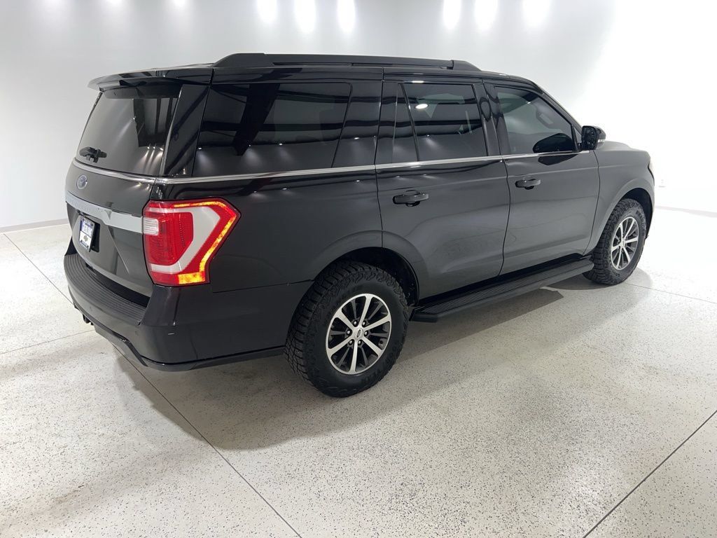 Used 2019 Ford Expedition XLT w/ Equipment Group 201A AWD/4WD image 5