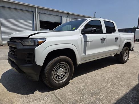 Used 2024 Chevrolet Colorado W/T RWD image 3