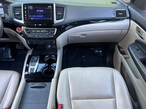 Used 2016 Honda Pilot Touring image 33