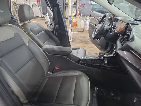 Used 2025 Chevrolet Trax ACTIV w/ Driver Confidence Package FWD image 10