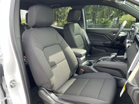 New 2025 GMC Canyon Elevation w/ Convenience Package image 27