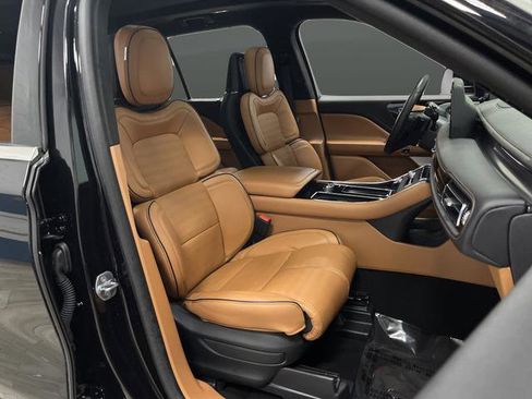 Used 2025 Lincoln Aviator Black Label image 33