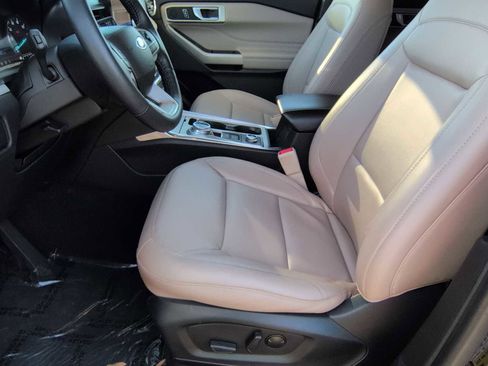 Used 2023 Ford Explorer XLT w/ Equipment Group 202A image 17