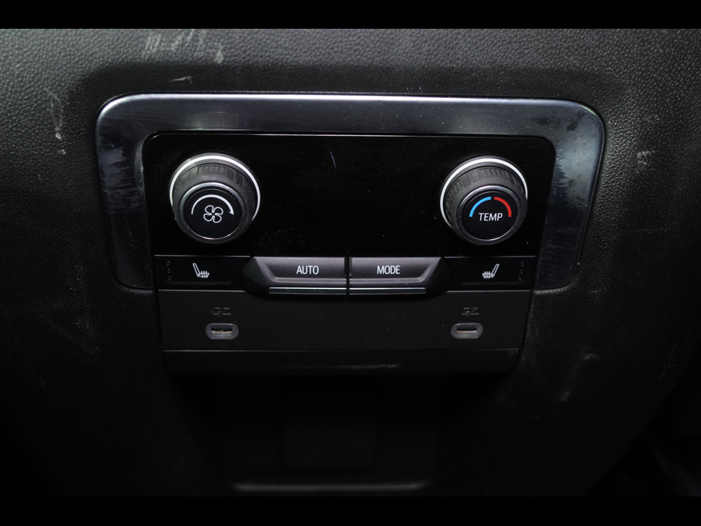 Used 2023 Chevrolet Tahoe Premier AWD/4WD image 35