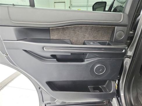 Used 2018 Ford Expedition Limited image 37