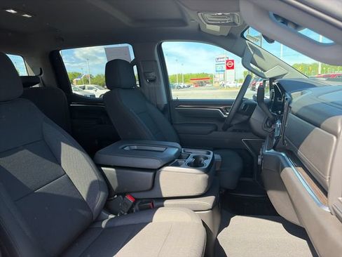 Used 2025 Chevrolet Silverado 1500 LT AWD/4WD image 14