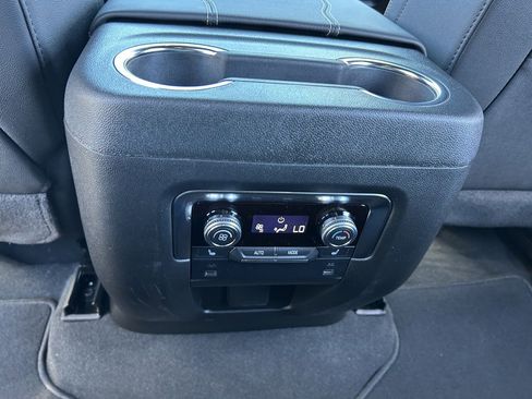 New 2026 GMC Yukon XL Elevation image 38