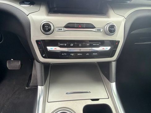 Used 2023 Ford Explorer XLT w/ Equipment Group 202A AWD/4WD image 14