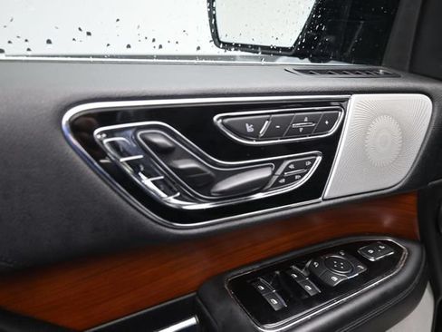 Used 2019 Lincoln Navigator L Reserve AWD/4WD image 19
