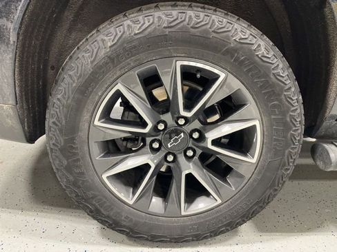 Used 2023 Chevrolet Tahoe Z71 w/ Luxury Package image 15