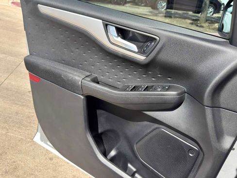 Used 2020 Ford Escape SE FWD image 20