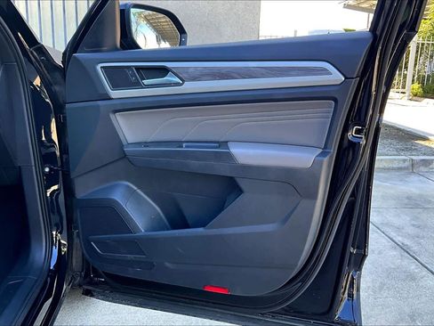 Used 2023 Volkswagen Atlas Cross Sport SE image 22