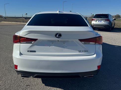 Used 2020 Lexus IS 300 F Sport w/ Blackline Edition image 4